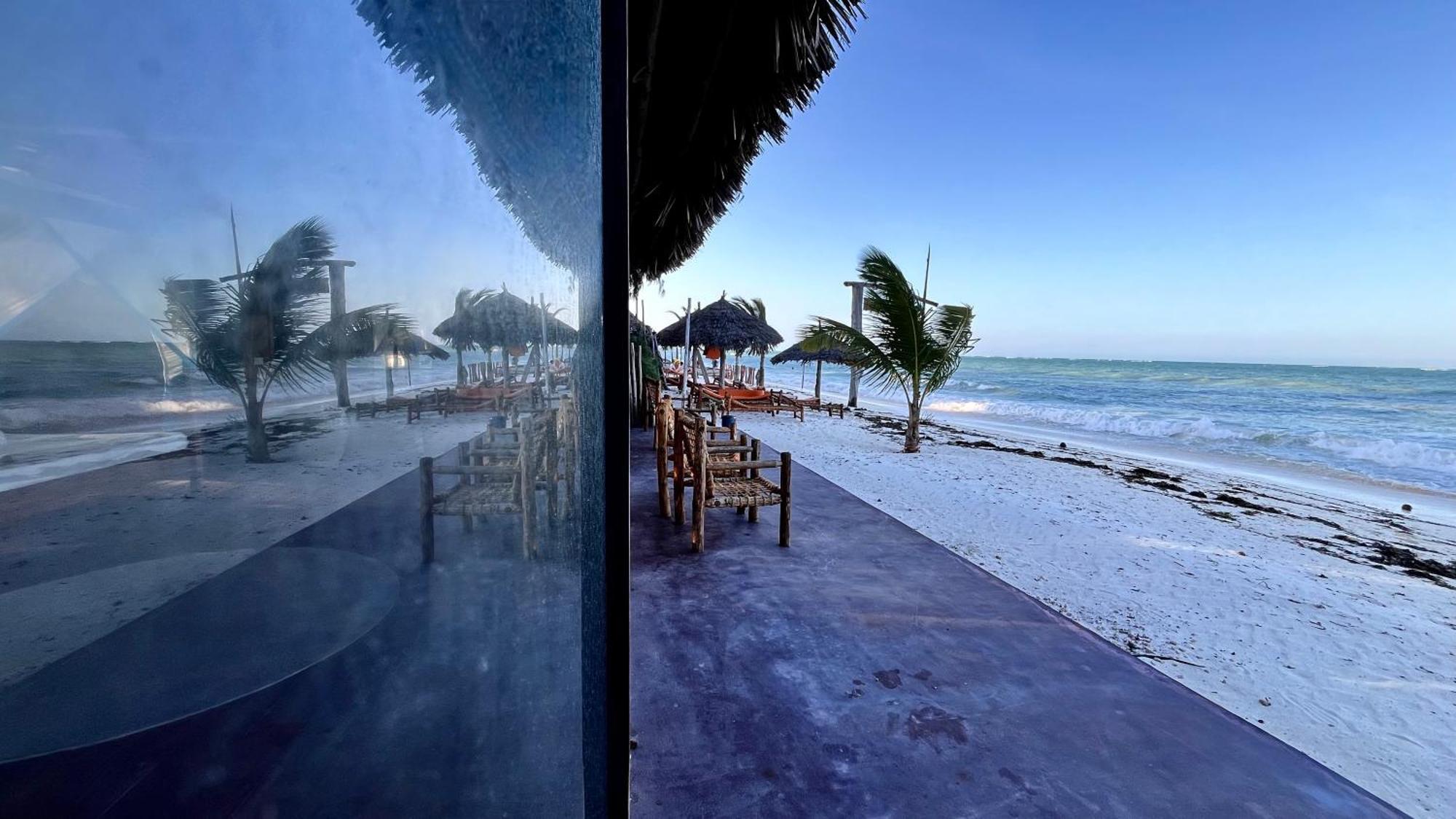 Tiki Beach Club & Resort (Adults Only) Bwejuu Exterior foto