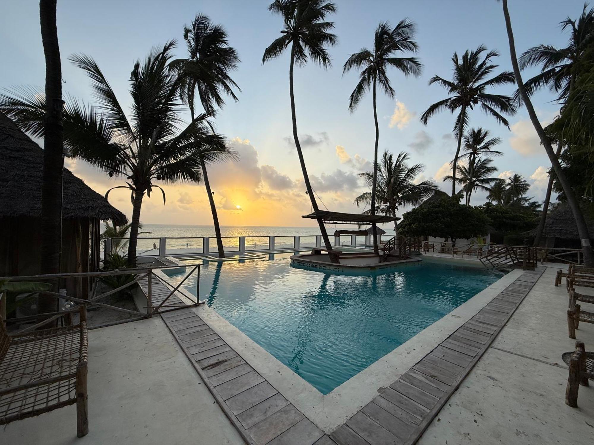 Tiki Beach Club & Resort (Adults Only) Bwejuu Exterior foto